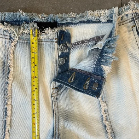 h:ours Calista Pant in Light Tinted Bleach - Picture 7 of 14